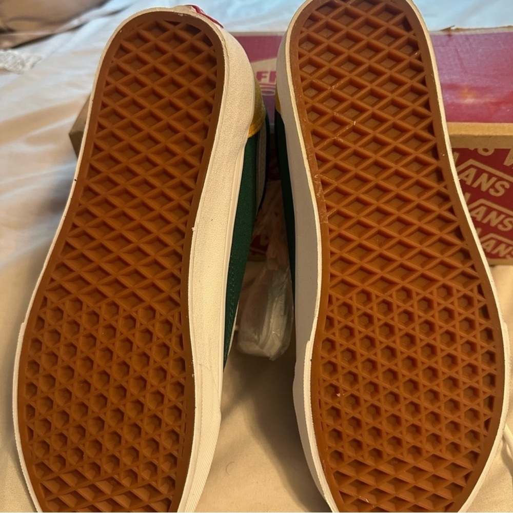 Vans Old School Yacht Club  NWT + Extra Laces Suede Sneakers Men’s Size 10 - Picture 6 of 7